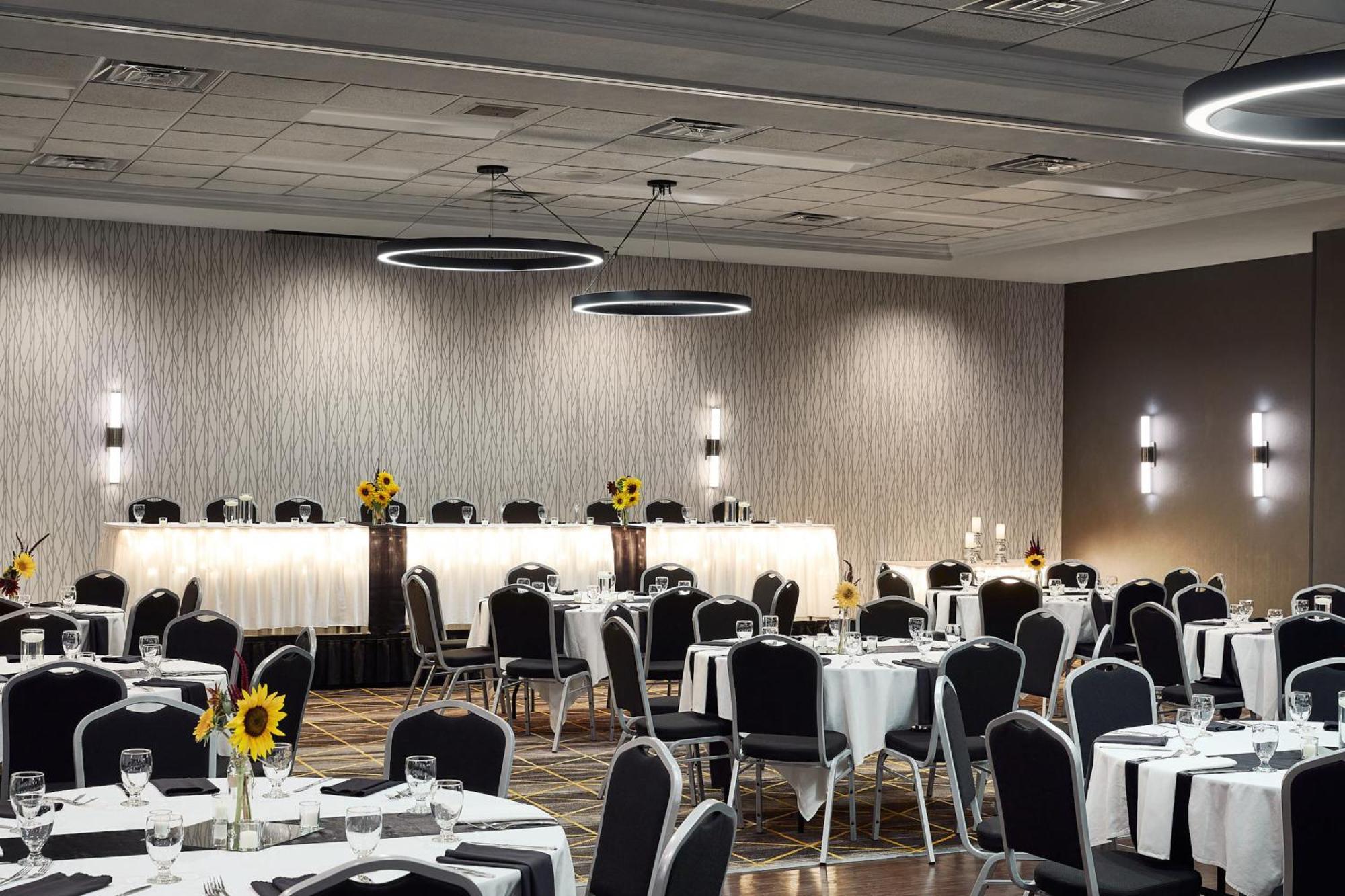 Holiday Inn Hotel & Suites Madison West - Middleton By Ihg Εξωτερικό φωτογραφία